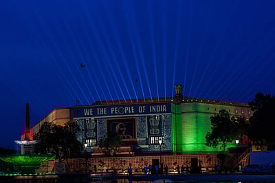 மின்னும் புதிய நாடாளுமன்ற கட்டடம் - புகைப்படங்கள்