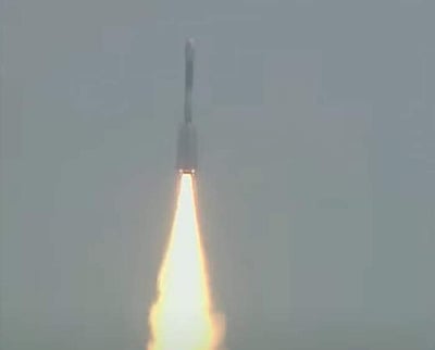 விண்ணில் பாய்ந்தது ஜிஎஸ்எல்வி எஃப்-12 ராக்கெட்!