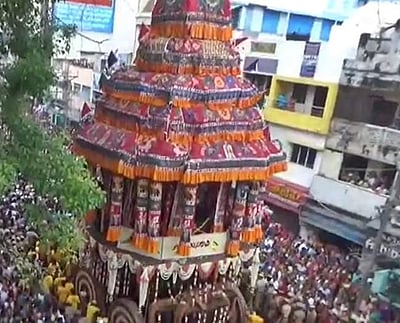 மதுரை சித்திரைத் திருவிழா தேரோட்டம் கோலாகலம்!