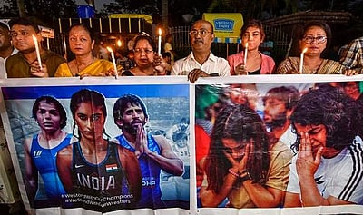 மல்யுத்த வீரர்களுக்காக குரல் கொடுத்த முன்னாள் கிரிக்கெட் வீரர்!