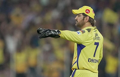 அடுத்தாண்டும் விளையாட விரும்புகிறேன்: தோனி