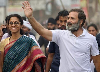 சரத் பவார் பதவி விலகல்: சுப்ரியா சுலேவிடம் தொலைபேசியில் பேசிய ராகுல் காந்தி!