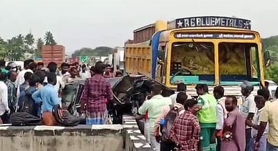 சேலம் அருகே கார் மீது லாரி மோதி விபத்து!