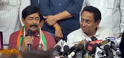 காங்கிரஸில் இணைந்தார் பாஜக முன்னாள் அமைச்சர் தீபக் ஜோஷி!