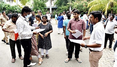 நாடகங்களை நடத்தாமல் நீட் தேர்வை தமிழக அரசு ஒழிக்க வேண்டும்: ராமதாஸ்