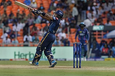 20 பந்தில் அரை சதம்: சாஹா அதிரடி பேட்டிங் 