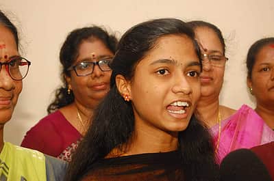 பிளஸ் 2 தேர்வில் 600 மதிப்பெண்கள் பெற்று திண்டுக்கல் மாணவி சாதனை!