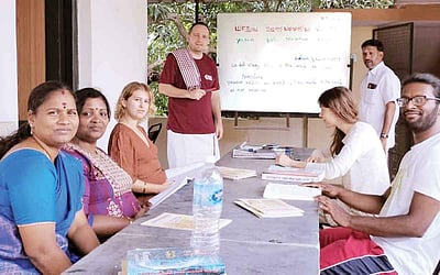 எட்டுத்திக்கும் தமிழ்!