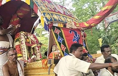 அழகர் மலைக்கு சென்றடைந்தார் கள்ளழகர்!