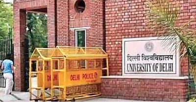 அனுமதியின்றி பல்கலைக்குள் நுழையக்கூடாது: ராகுலுக்கு தில்லி பல்கலை நோட்டீஸ்!