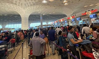 வெடிகுண்டு வைத்திருப்பதாக பயணி மிரட்டல்: மும்பை விமான நிலையத்தில் பரபரப்பு!
