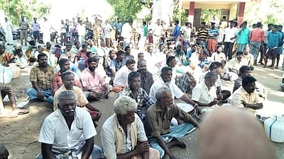 சின்னமனூரில் குடிநீர் கோரி மக்கள் சாலை மறியல்!