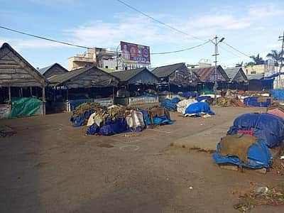 போராடும் விவசாயிகளுக்கு ஆதரவு: சென்னிமலை, பெருந்துறையில் முழு அடைப்பு!