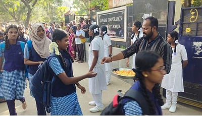 திருப்பூர் மாவட்டத்தில் 620 பள்ளிகள் திறப்பு