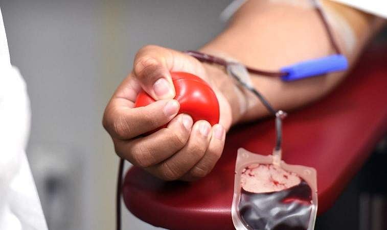 உதிரம் கொடுப்போம் உயிா் காப்போம்!