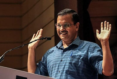 நீட் தேர்வில் தேர்ச்சி பெற்ற ஆயிரத்துக்கும் அதிகமான அரசுப் பள்ளி மாணவ, மாணவிகள்: அரவிந்த் கேஜரிவால் வாழ்த்து!