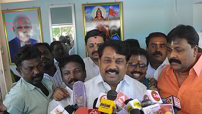 ரூ.4 கோடி பறிமுதல்: நயினாா் நாகேந்திரன் மீது
நடவடிக்கை எடுக்க தோ்தல் ஆணையத்துக்கு உத்தரவு