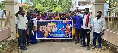 கோவில்பட்டியில் இலவச வீட்டு மனை பட்டா வழங்க வலியுறுத்தி முற்றுகைப் போராட்டம்