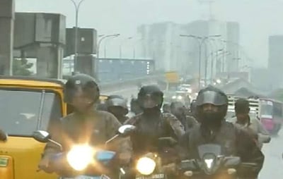 கிண்டி கத்திப்பாராவில் தேங்கிய மழை நீரில் சிக்கிய கார்: போக்குவரத்து பாதிப்பு!