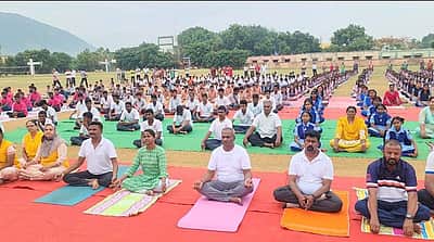 திருப்பத்தூரில் சர்வதேச யோகா நாள் கொண்டாட்டம்! 