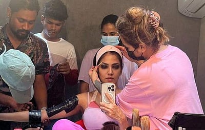 மாளவிகா மோகனனுக்கு 5 மணி நேர மேக்கப்.. இந்தப் படத்திற்கா?