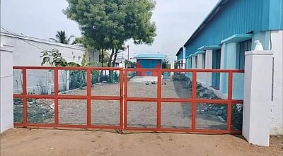 சாத்தூர் அருகே சட்டவிரோதமாக பதுக்கி வைக்கப்பட்டிருந்த ரூ. 34 லட்சம் பட்டாசுகள் பறிமுதல்