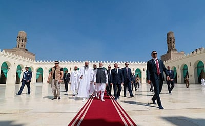 எகிப்தில் பழமையான மசூதி, பிரமிடுகளை பார்வையிட்ட பிரதமர் மோடி