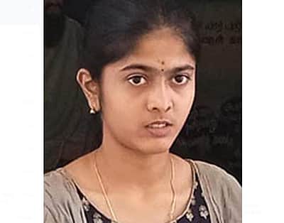 பொறியியல் தரவரிசையில் திருச்செந்தூர் மாணவி மாநில அளவில் முதலிடம்!