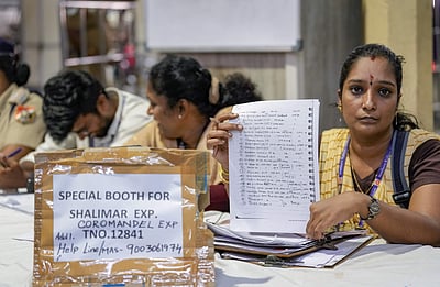 ஒடிசாவிலிருந்து விமானம் மூலம் சென்னை திரும்பிய 50 ரயில் பயணிகள்