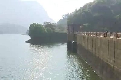 சிறுவாணி அணையின் நீா்மட்டம் சரிவு