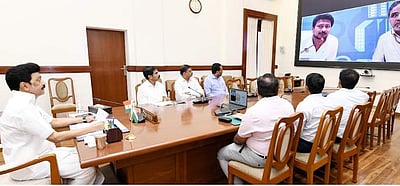 ஒடிசாவில் மேலும் சில நாட்கள் தங்கும்படி தமிழக குழுவினருக்கு முதல்வர் உத்தரவு