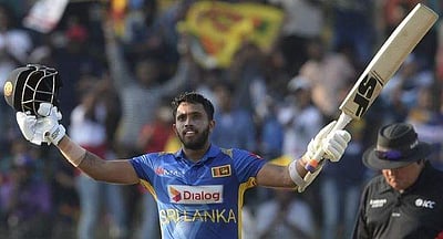 இலங்கைக்கு எதிரான 2-வது ஒரு நாள் போட்டி: ஆப்கானிஸ்தானுக்கு 324 ரன்கள் இலக்கு!