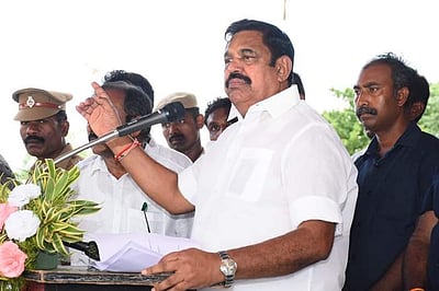 தமிழகத்தில் பெண்கள் வெளியே நடமாட முடியவில்லை: எடப்பாடி பழனிசாமி குற்றச்சாட்டு