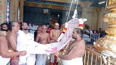 திருக்கடையூர் ஸ்ரீ அமிர்தகடேஸ்வரர் கோயிலில் ஆடிப்பூர விழா கொடியேற்றம்!