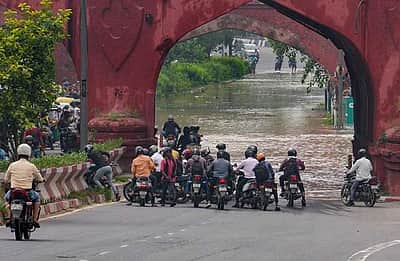 தில்லி தலைமைச் செயலகத்தில் வெள்ளம்! வீட்டிலிருந்து பணிபுரிய உத்தரவு!!