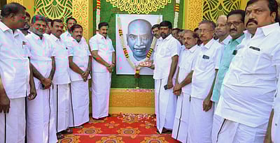 காமராஜர் பிறந்தநாள்: அமைச்சர் சாமிநாதன் மரியாதை