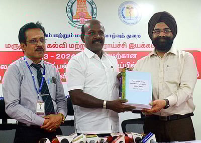 எம்.பி.பி.எஸ். தரவரிசை வெளியீடு: விழுப்புரம் மாணவா் பிரபஞ்சன் முதலிடம்