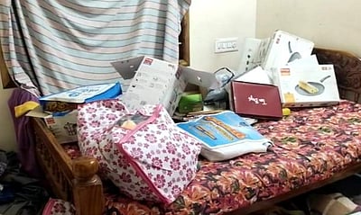 மன்னார்குடியில் வீட்டின் பூட்டை உடைத்து நகைகள் திருட்டு