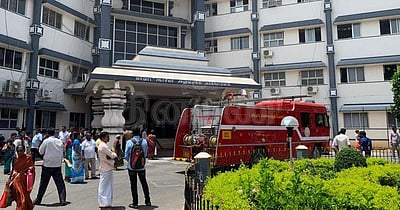 நாகை ஆட்சியரகத்தில் தீ விபத்து: அதிகாரிகள், மக்கள் வெளியேற்றம்