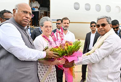 பெங்களூருவில் சோனியா காந்தி, கார்கே, ராகுல் காந்தி!