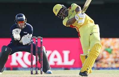 106 மீட்டருக்கு சிக்ஸர் அடித்த ப்ராவோ! (விடியோ) 