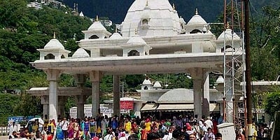 43 ஆண்டுகளில் இல்லாத கனமழை: வைஷ்ணவி தேவி கோயிலின் புதிய பாதை மூடல்!