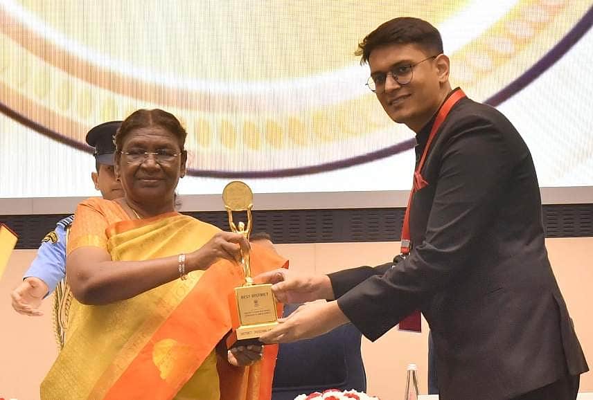 நிலப் பதிவேடுகள் எண்ம மயமாக்கல் அடிப்படைத் தேவை: குடியரசுத் தலைவா் திரெளபதி முா்மு