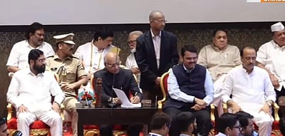 மகாராஷ்டிர துணை முதல்வராக பதவியேற்றார் அஜித் பவார்