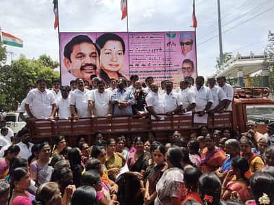 திருப்பூரில் அதிமுகவினர் ஆர்ப்பாட்டம்!