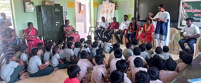 செங்குளம் துவக்கப் பள்ளியில் சுகாதார விழிப்புணா்வு கூட்டம்