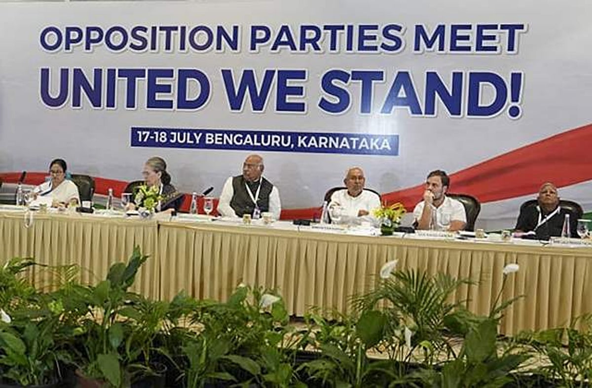 கூட்டிக் கழித்துப் பாா்த்தால்... | கட்சிகளின் மக்களவைத் தேர்தல் தயார்நிலை குறித்த தலையங்கம்