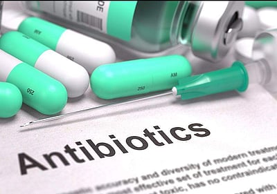 நம்பிக்கையும் உண்மையும்: காய்ச்சலுக்கு நோய் எதிர்ப்பு மருந்து உட்கொள்வது சரிதானா?