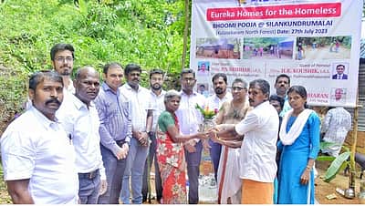 பேச்சிப்பாறை ஊராட்சியில் 2 பயனாளிகளுக்கு வீடுகள்