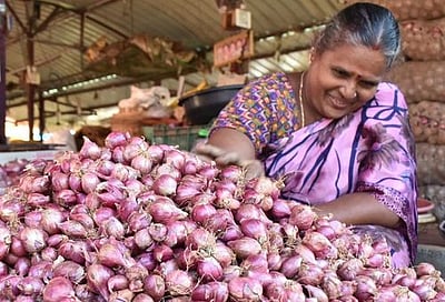 வரத்து அதிகரிப்பு: ஈரோடு சந்தையில் காய்கறிகள் விலை சரிவு